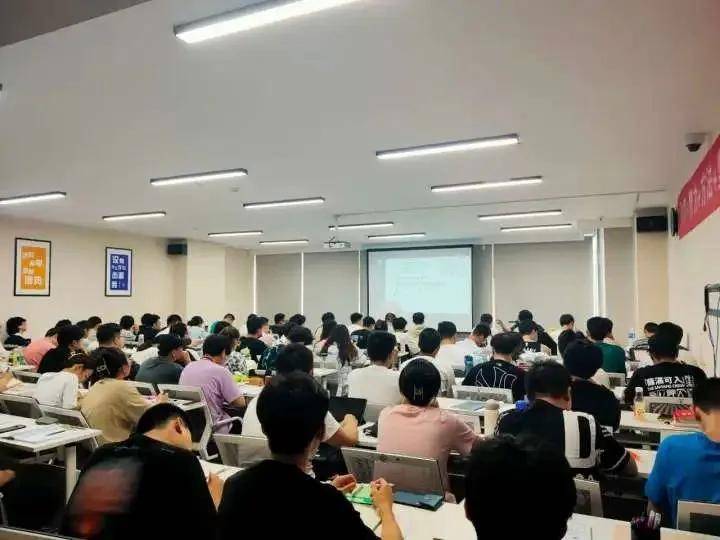 洛阳文都全年寄宿考研集训营