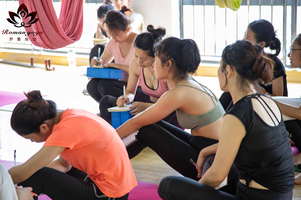 广州罗曼瑜伽教练培训学校