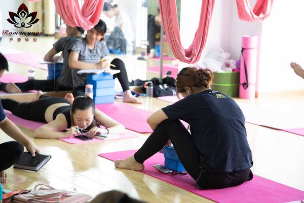 广州罗曼瑜伽教练培训学校
