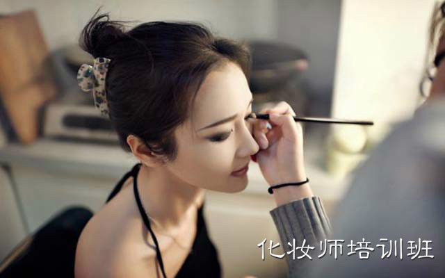 重庆学习化妆的培训学校有哪些