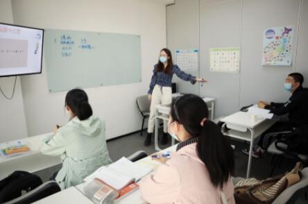 东京学术留学-学校环境-教室3