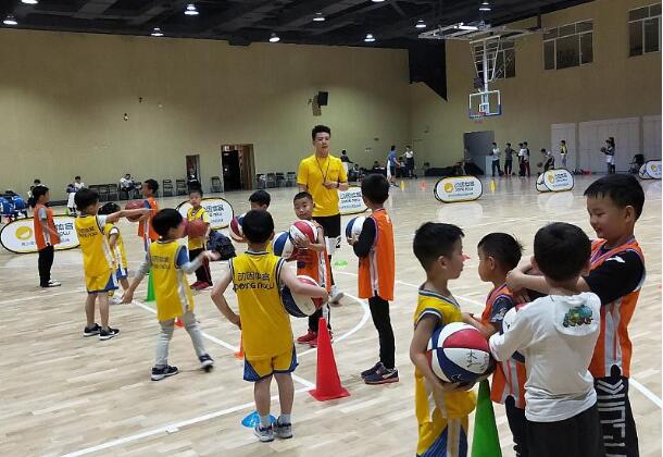 郑州银基附近比较好的青少年篮球训练营