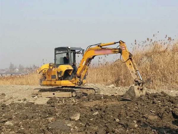 装载机铲土运土作业的流程